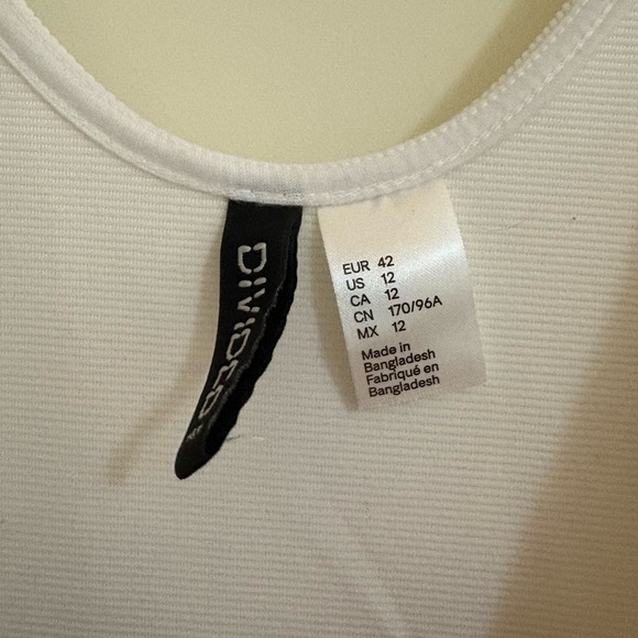 Divided White Ribbed Dress - Picture 2 of 3